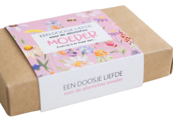 Doosje liefde voor de liefste moeder met 14 mini kaartjes