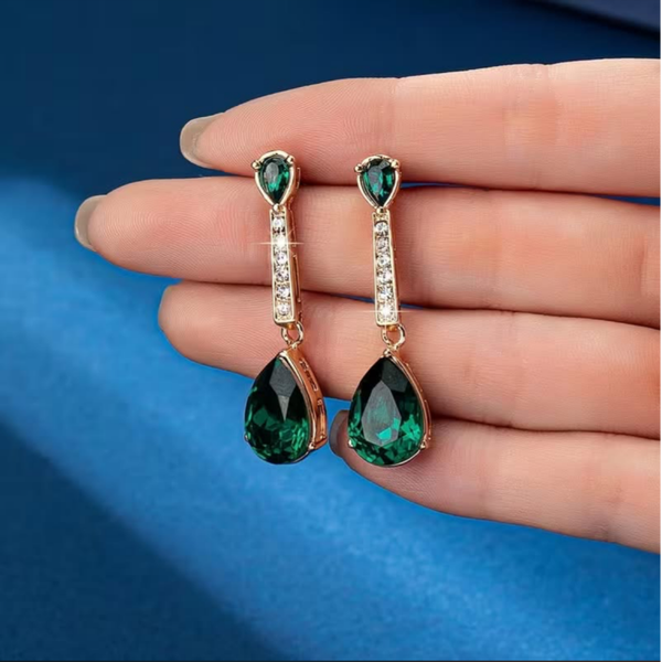 Vintage oorhangers smaragd groen