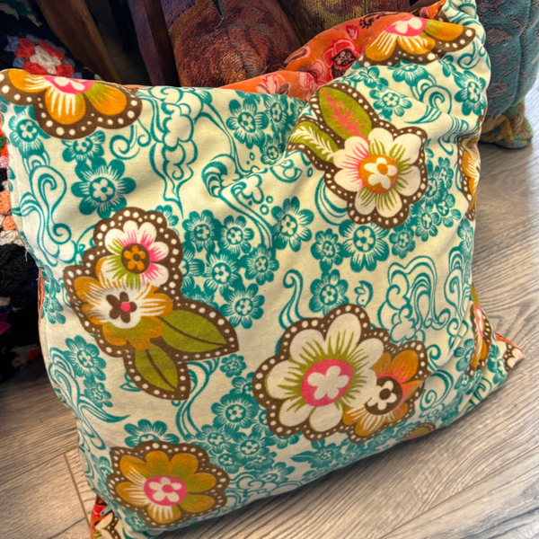 Retro kussen bloemen