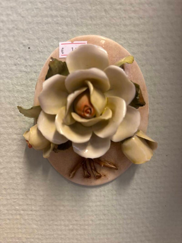 Porseleinen muurhanger