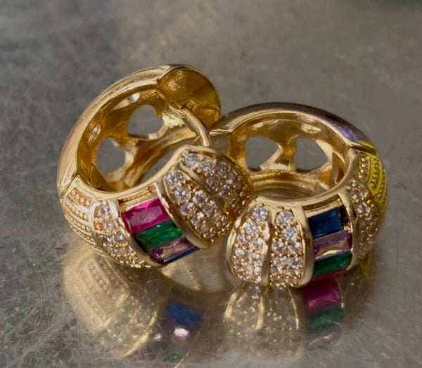 Vintage oorcreolen met 4 kleuren stenen