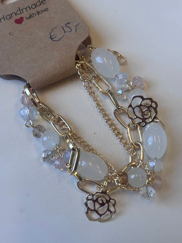 Bedelarmband wit met bedels