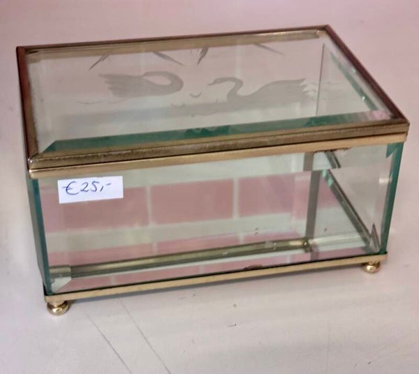 Vintage glazen sieradenkistje met zwanen