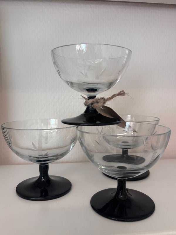 Vintage borrelglazen met gravering
