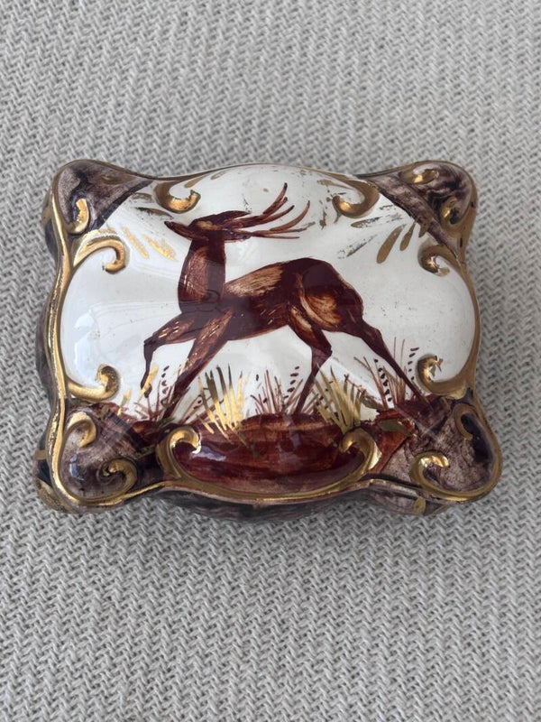 Vintage sieradendoosje met hertje