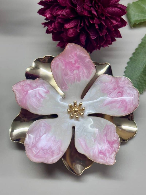 Grote vintage look broche bloem