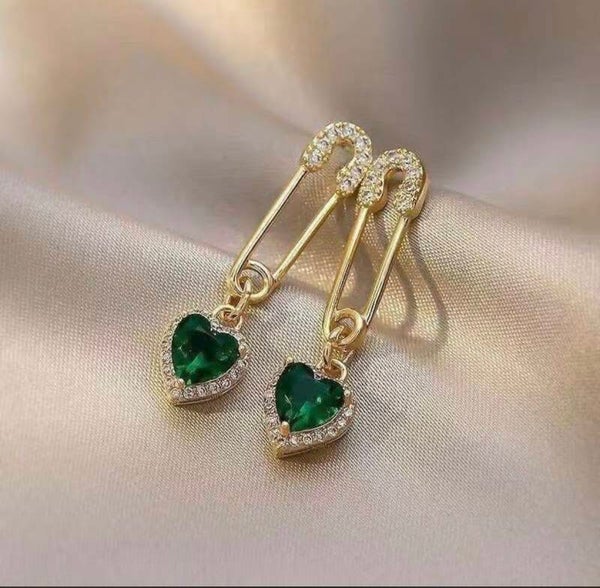 Oorbellen met smaragd hartje