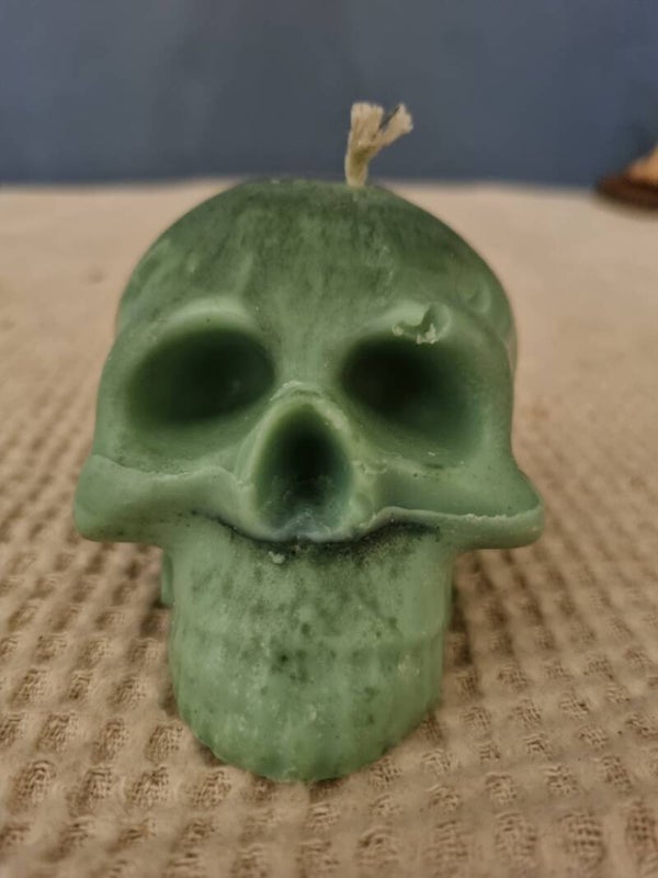 Large skull candle