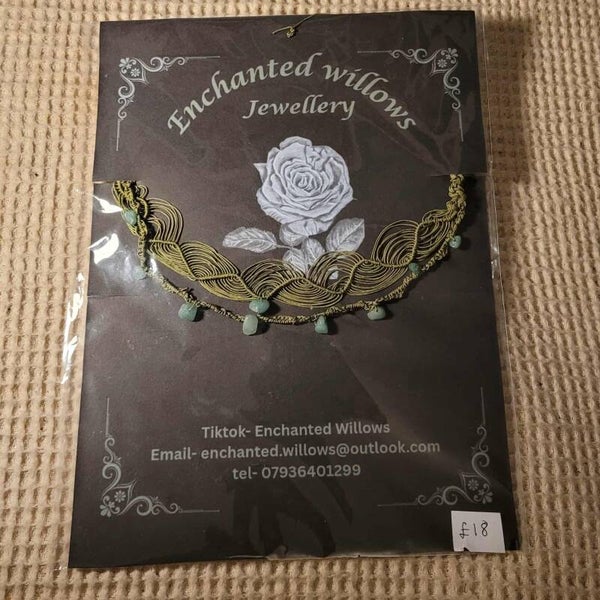 Neckless/choker