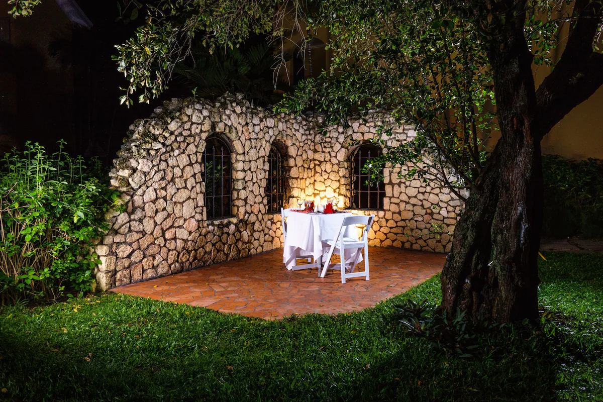 Bahia Principe Luxury Runaway Bay on the beach, white sand, sun loungers, beach umbrellas