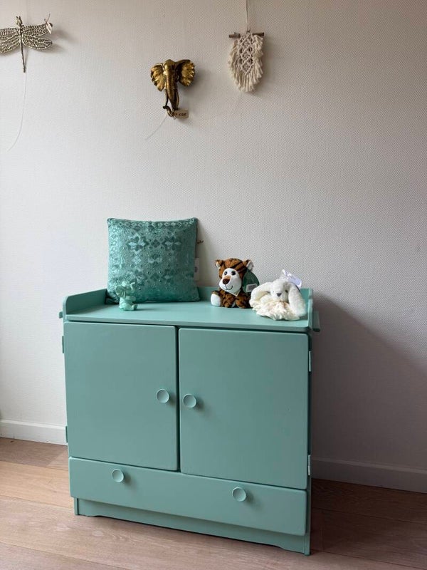 Vintage retro commode