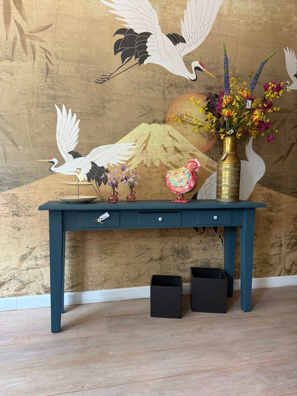 Vintage sidetable