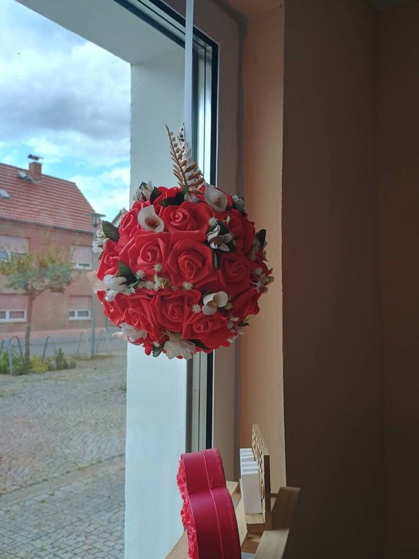 Blumenstrauß hängend/Fensterdekoration/Blumenkugel