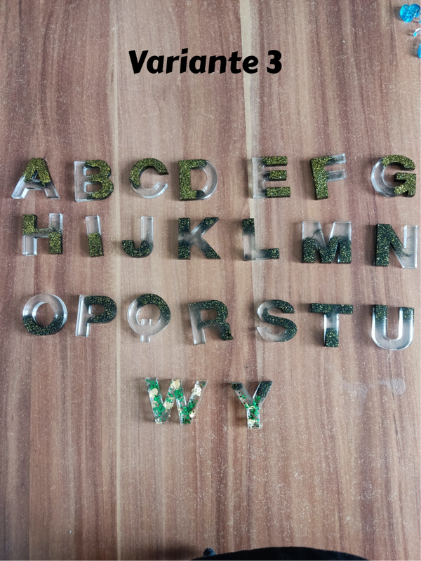 Schlüsselanhänger Buchstaben aus Epoxidharz/ Mit Wunschfarbe