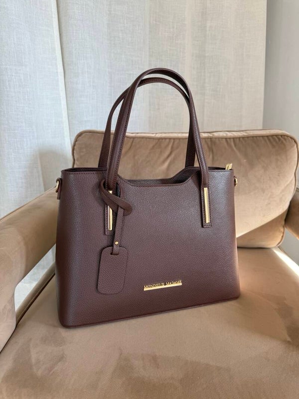 Mondieux Madame - Lorena Brown