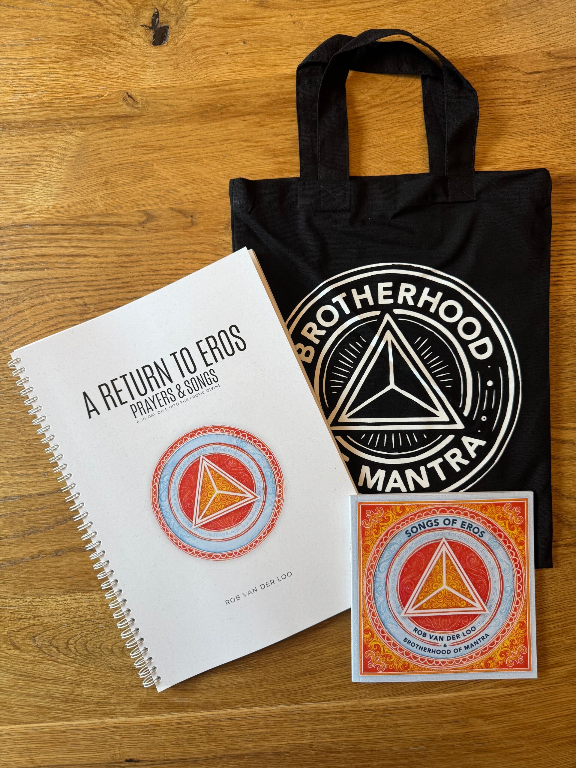 Combi deal 'Return to Eros Prayers & Songs' en het boekje van het album 'Songs of Eros'