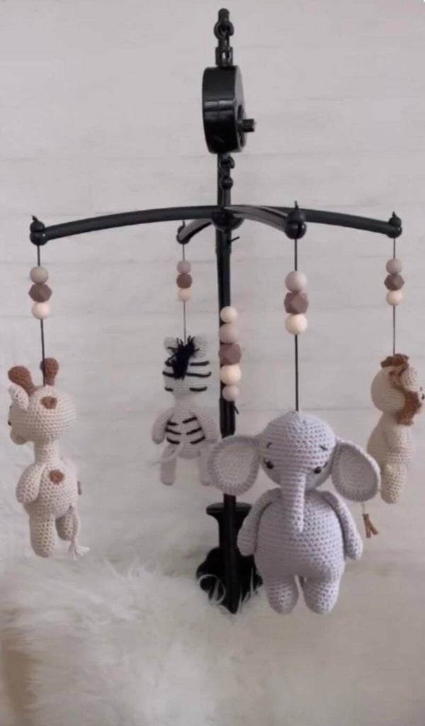 Boxmobiel giraffe, olifant, leeuw en zebra