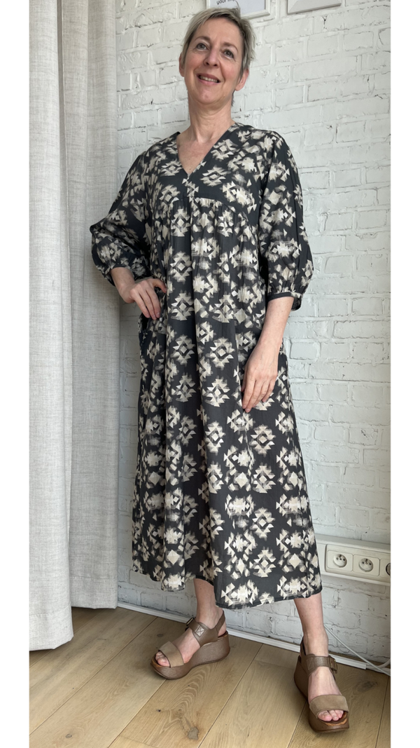 luchtige katoenen jurk met v-hals