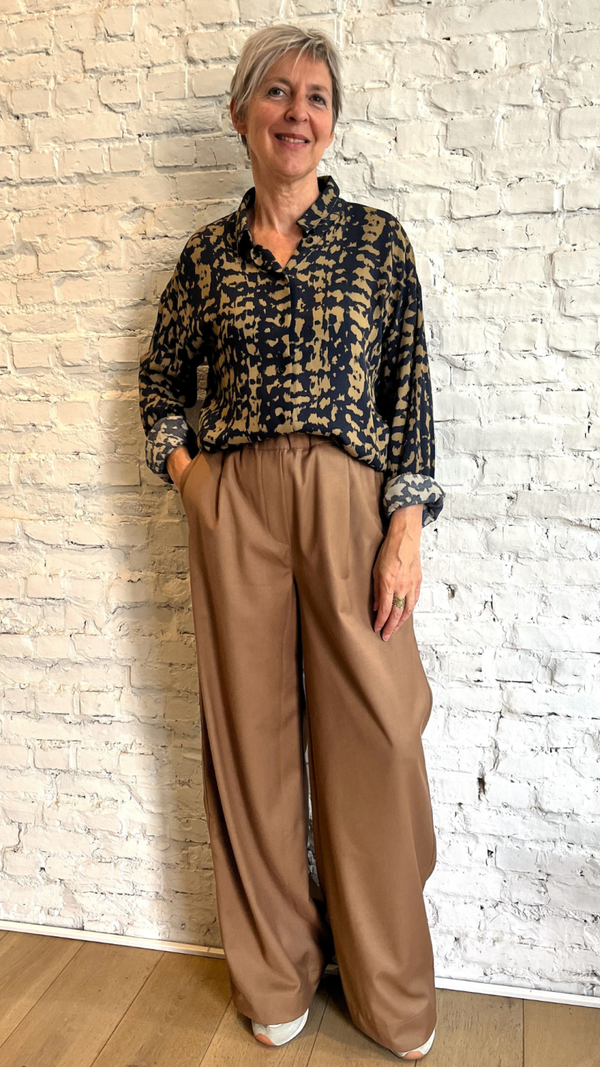 camelkleurige broek met elastische taille