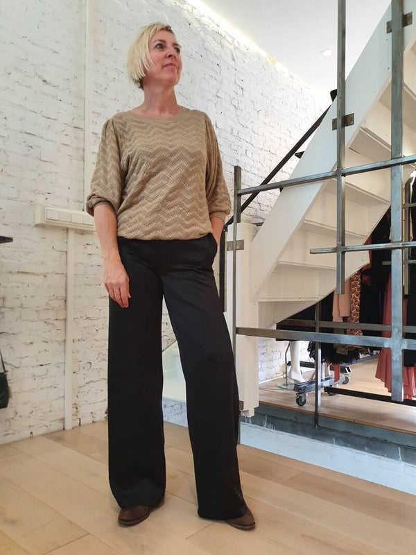 fijn gebreid camelkleurig truitje