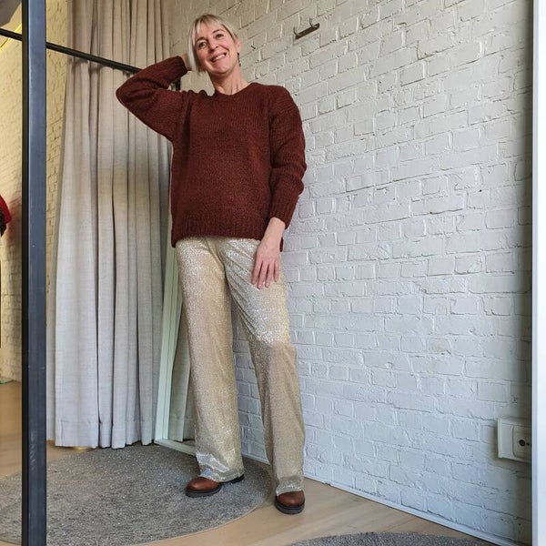 grofgebreide zachte roestkleurige trui