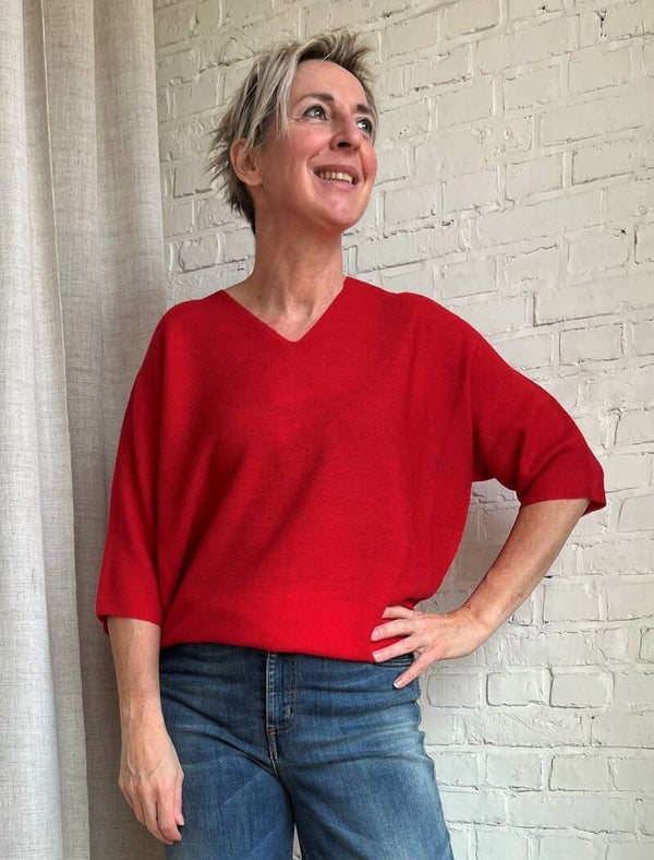dun rood truitje met v-hals