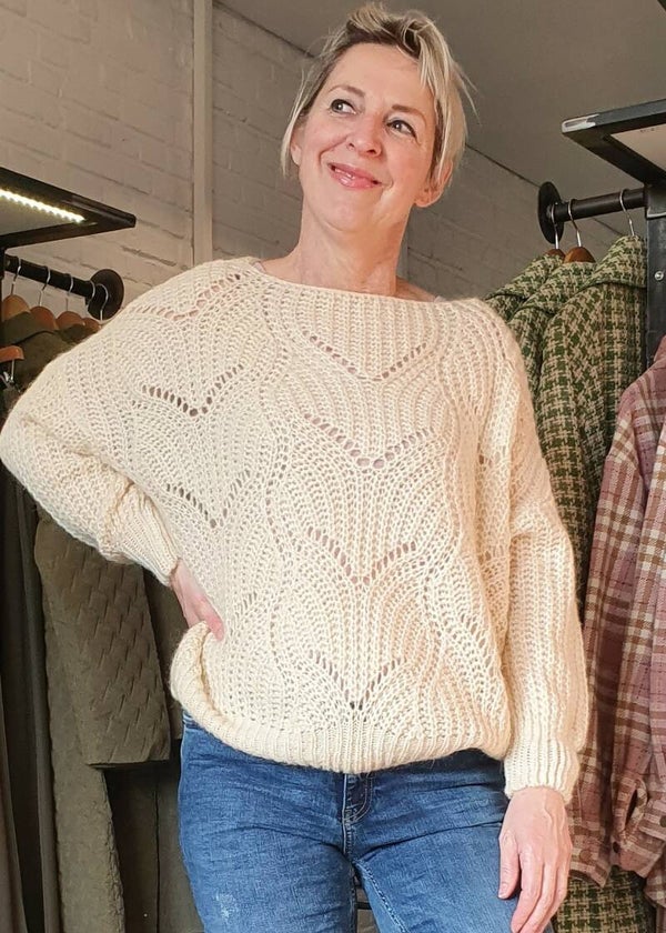 crèmekleurige trui met boothals