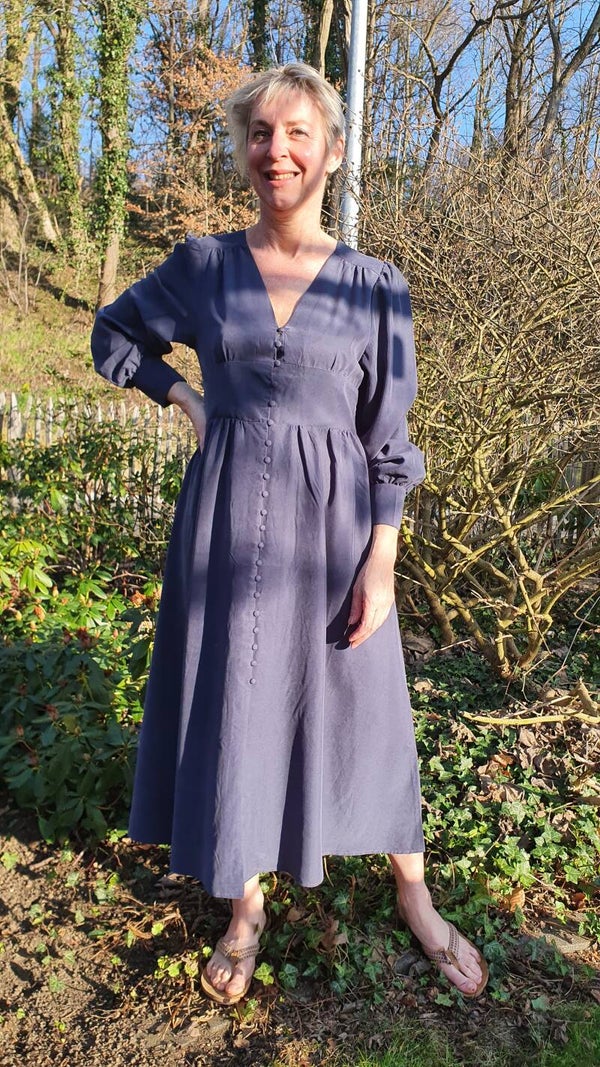 prachtige grijsblauwe jurk met zakken