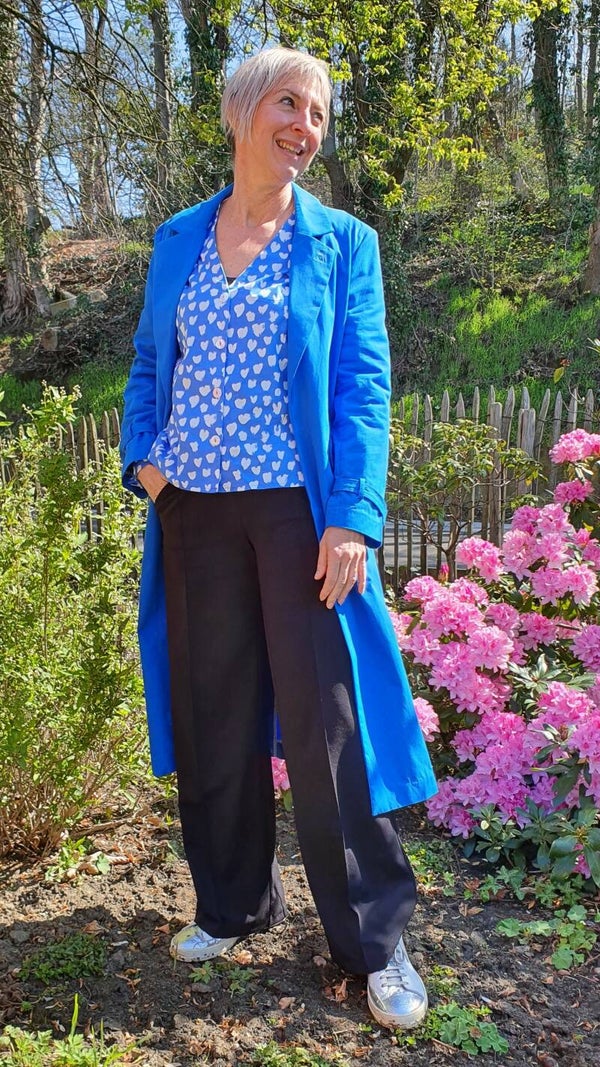 lange kobaltblauwe jas