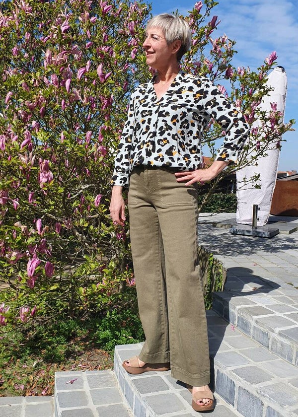 kaki jeans met wijde pijpen