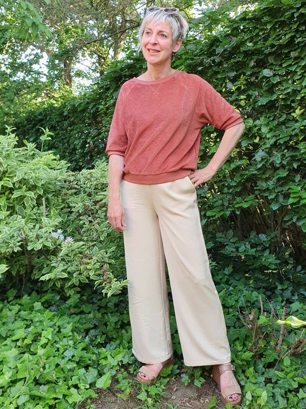 roestrode biokatoenen sweater met korte mouwen