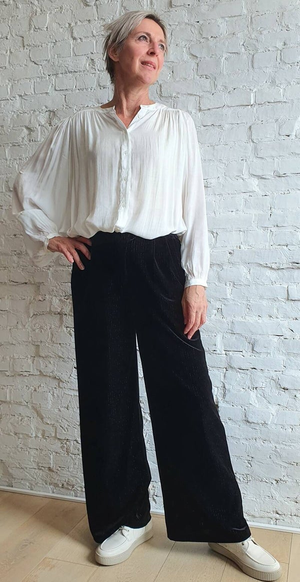 prachtige zwarte fluwelen broek met wijde pijpen