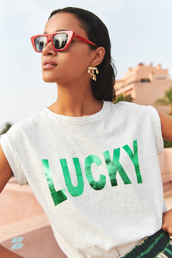 lucky t-shirt met groene metallic letters
