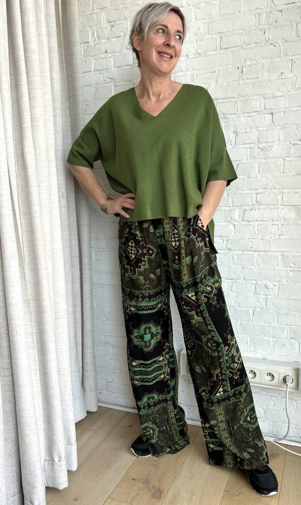 trendy kaki truitje met v-hals