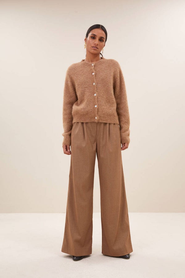 camelkleurige broek met elastische taille