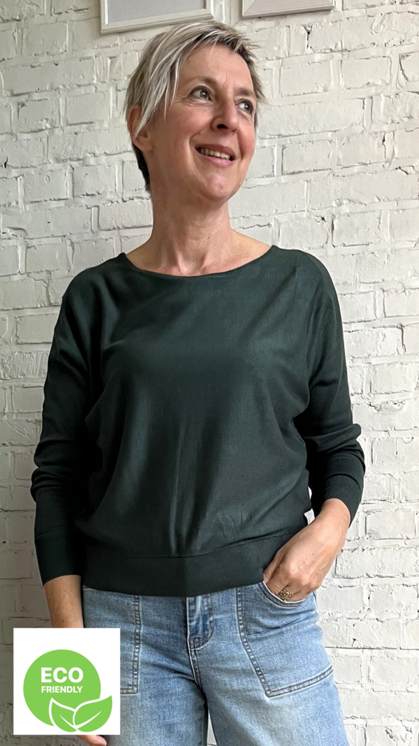 donkergroene bamboo sweater met boothals