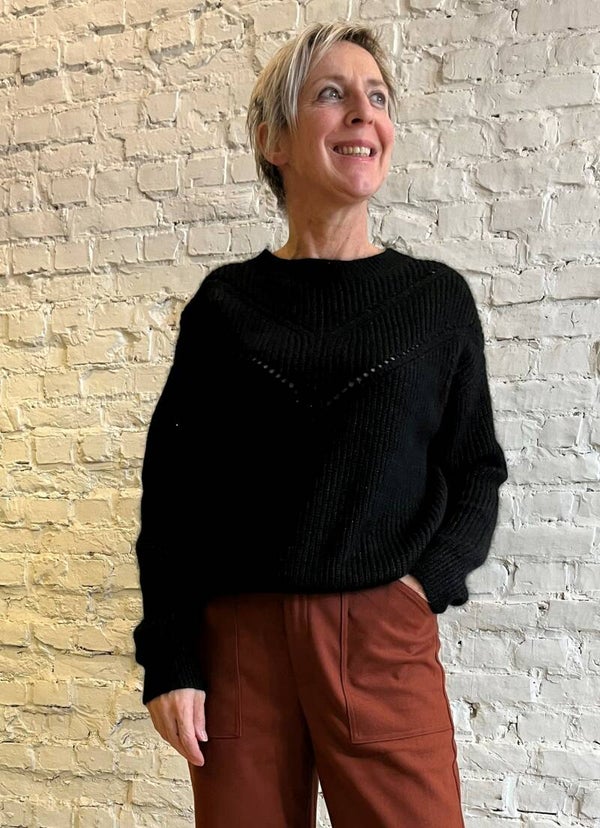 stijlvolle zwarte trui met ballonmouwen