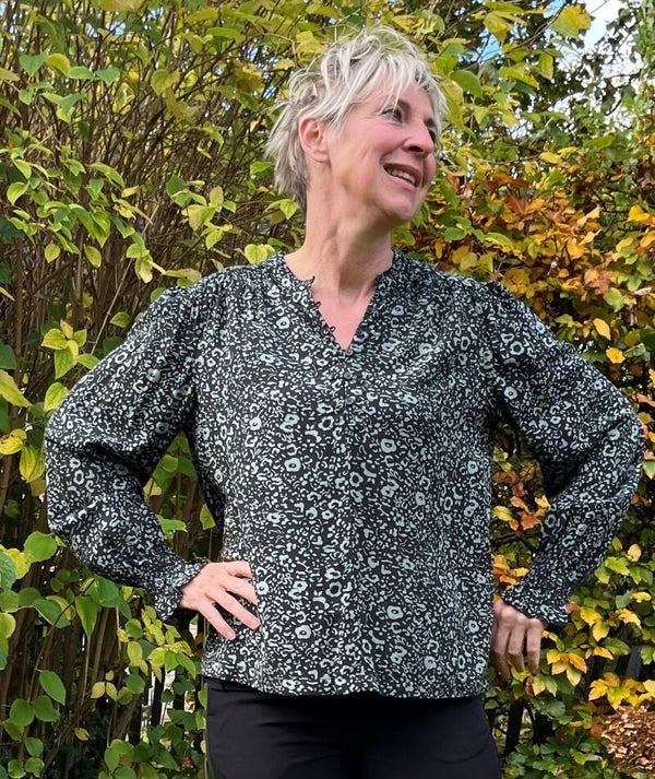 blouse met lange mouwen en zwart/groene print