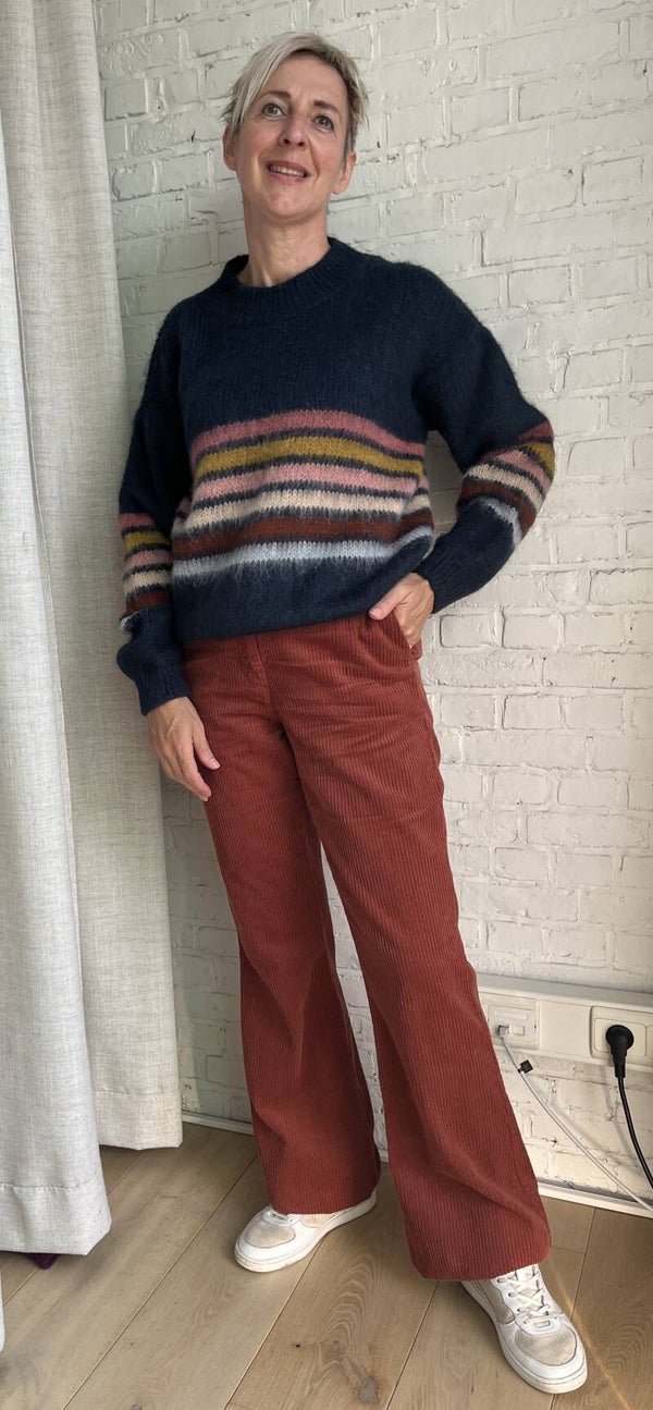 roestkleurige zachte ribfluwelen broek