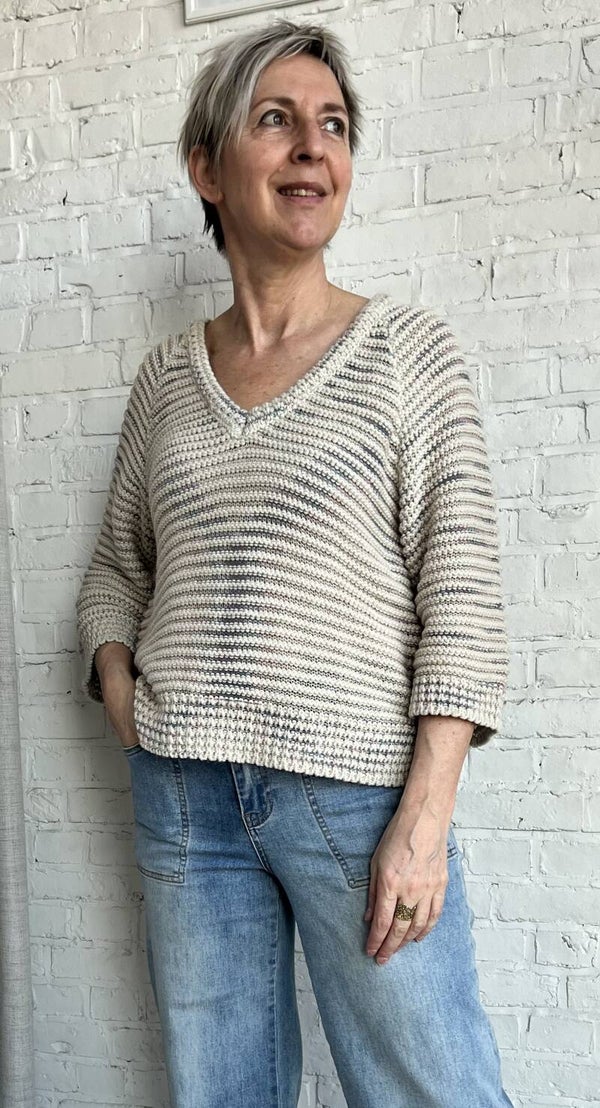 superzacht dun zomertruitje met v-hals