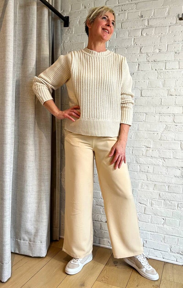 zachte crèmekleurige trui