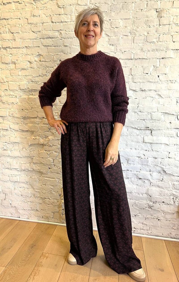 plumkleurige broek met zacht print