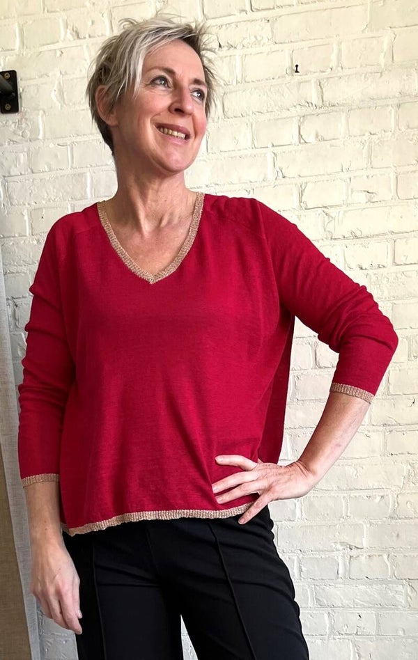 dun fuchsia truitje met v-hals