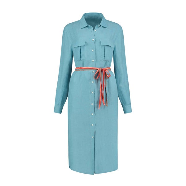 lichtblauwe jurk met kleurrijk riempje en franjes op de rug