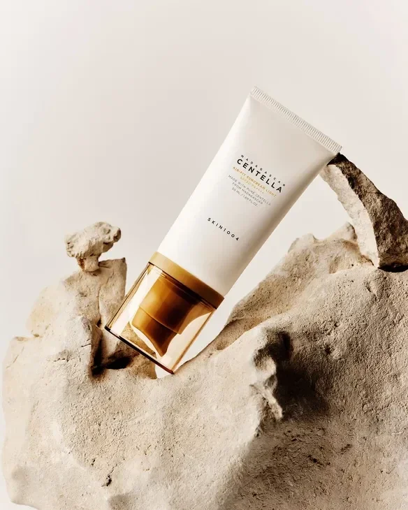 SKIN1004 Madagascar Centella Air-Fit Sunscreen Light