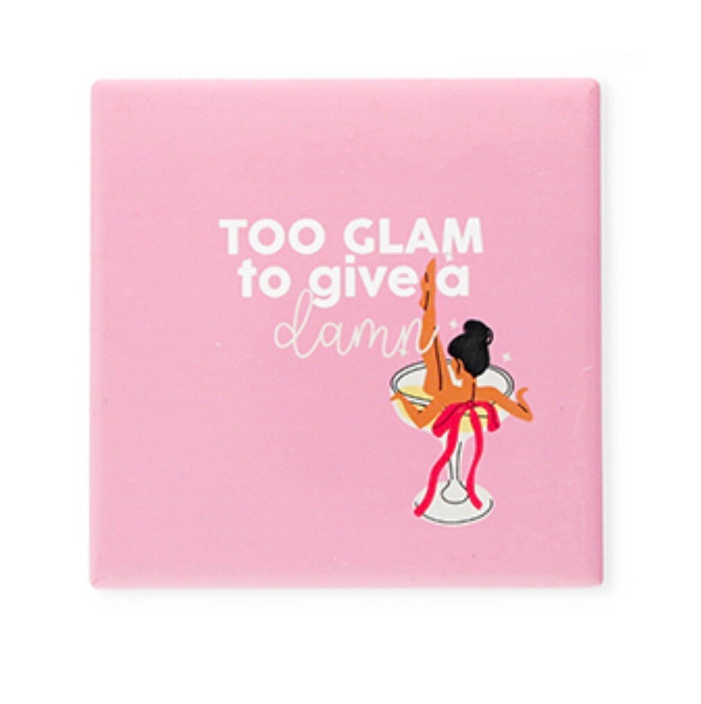 Tegeltje too glam to give a damn