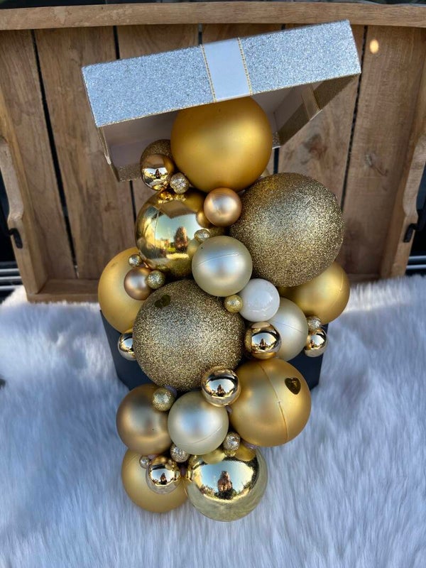 Kerst cadeautje groot goud