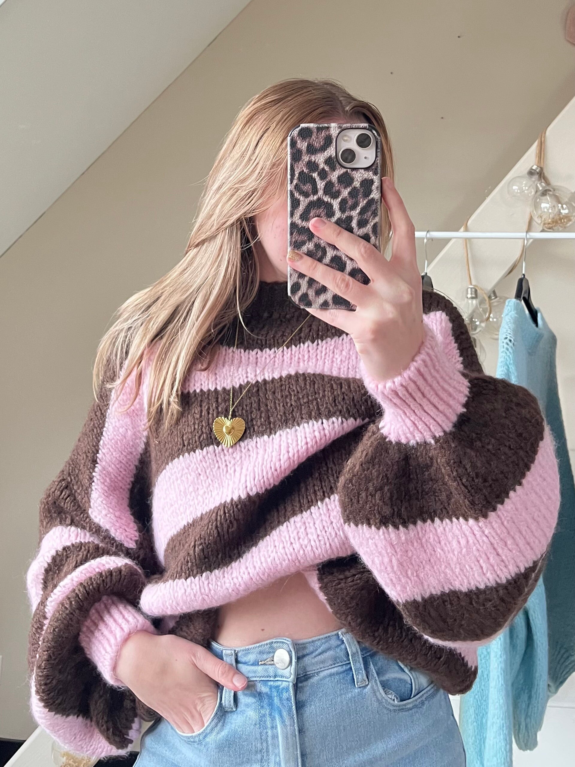 Balloon trui ✰ bruin/roze