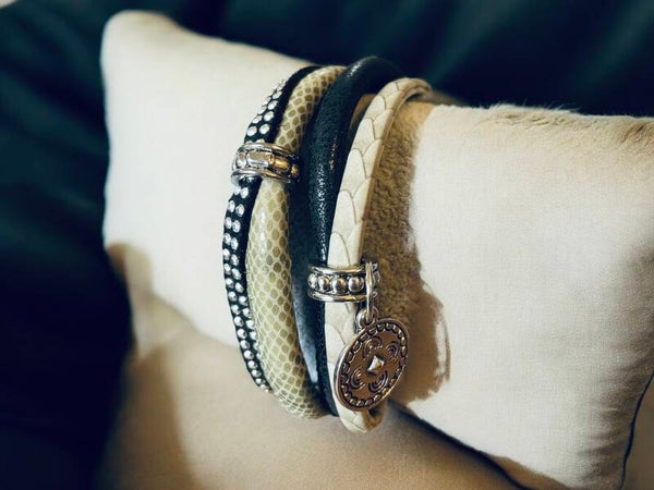 Handgemaakte leren/pmu armband grijs/zwart