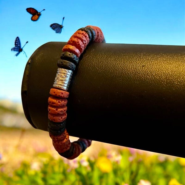 Stoere Herenarmband van Lava Rondelles – rood en zwart